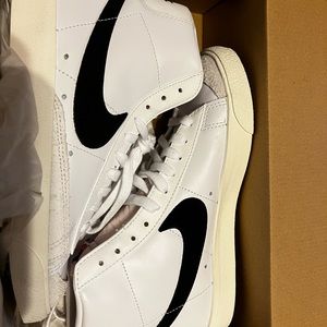 Nike Blazer Mid 77